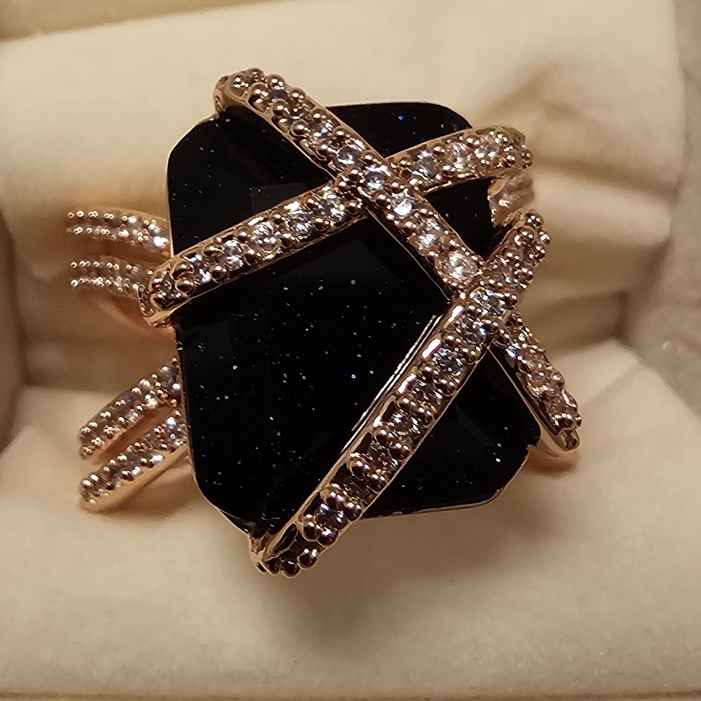 Rose Gold Twist Ring with Black Stone